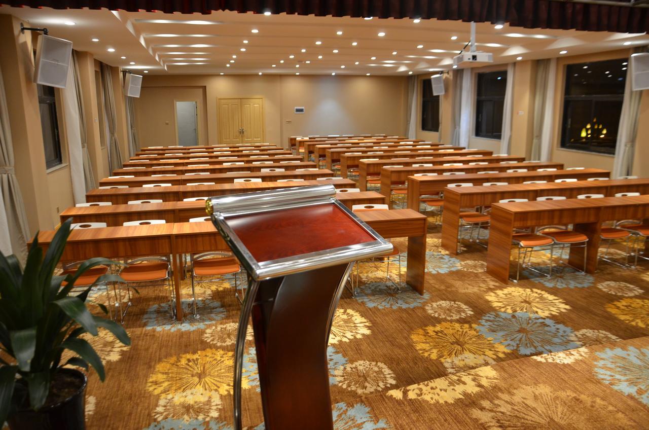 Qifan Hotel Kunming Train Station Branch מראה חיצוני תמונה