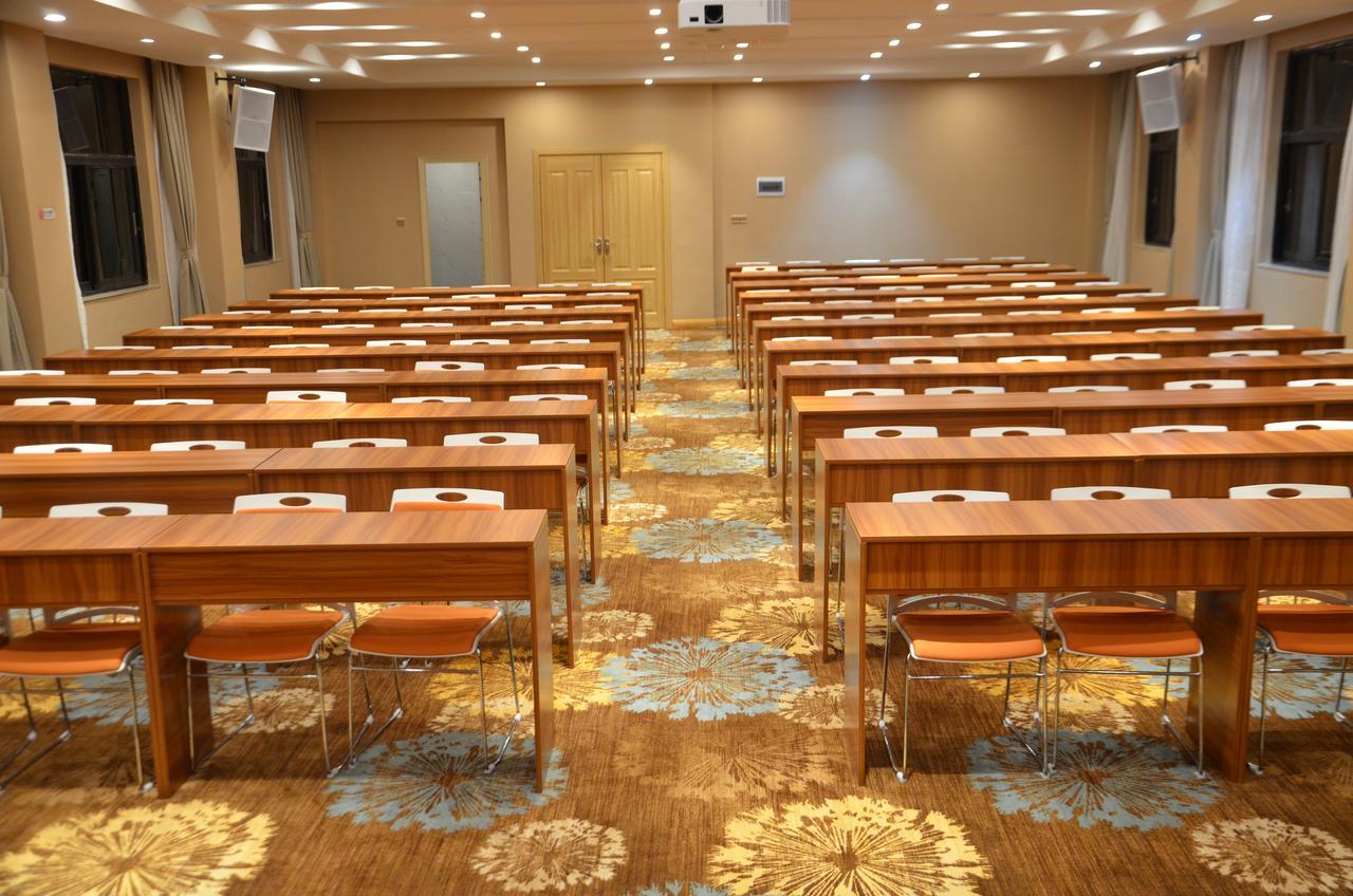 Qifan Hotel Kunming Train Station Branch מראה חיצוני תמונה